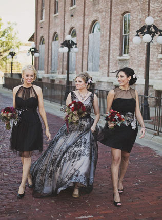 Смелый выбор: 35 черных платьев для невесты 