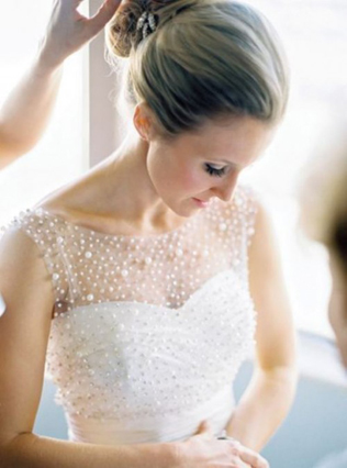 Тренд весны: свадебные платья с фальш-декольте - Ohdress.ru Тренд весны: свадебные платья с фальш-декольте