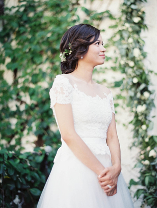 Тренд весны: свадебные платья с фальш-декольте - Ohdress.ru Тренд весны: свадебные платья с фальш-декольте