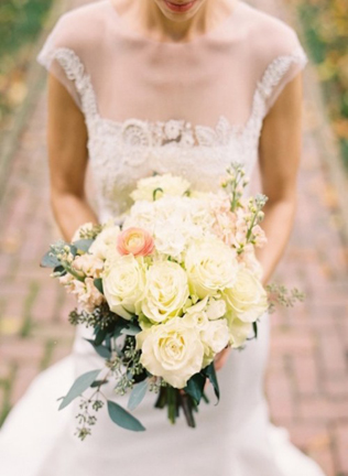 Тренд весны: свадебные платья с фальш-декольте - Ohdress.ru Тренд весны: свадебные платья с фальш-декольте