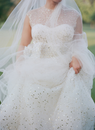 Тренд весны: свадебные платья с фальш-декольте - Ohdress.ru Тренд весны: свадебные платья с фальш-декольте