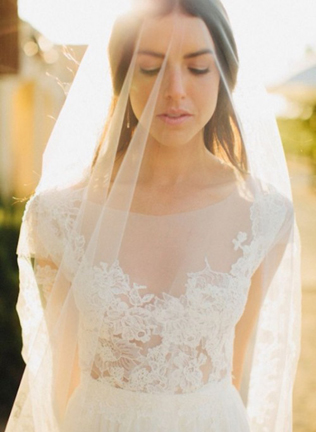 Тренд весны: свадебные платья с фальш-декольте - Ohdress.ru Тренд весны: свадебные платья с фальш-декольте