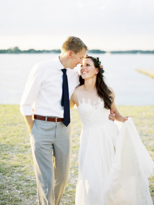 Тренд весны: свадебные платья с фальш-декольте - Ohdress.ru Тренд весны: свадебные платья с фальш-декольте