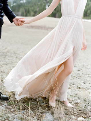 Свадебные тренды: платья с разрезом 