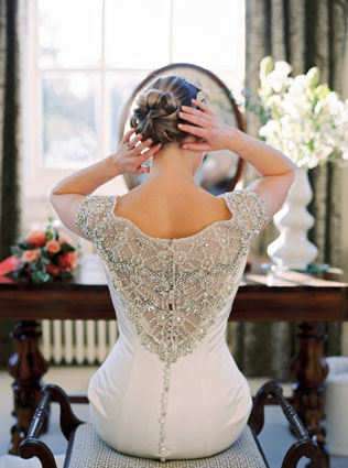 Cнежная королева: свадебные платья с блестящим декором 