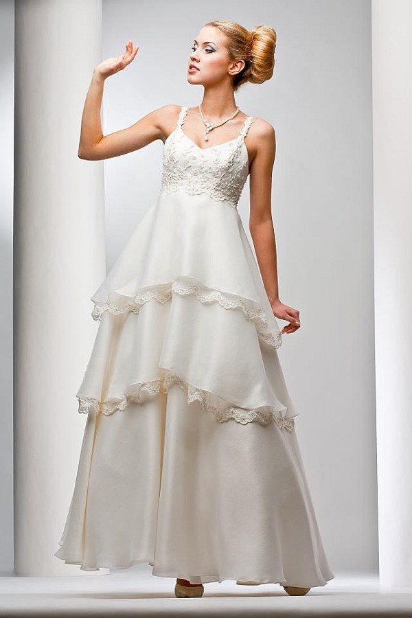 Collection 2010. Свадебные платья Emmi mariage 2009 года.