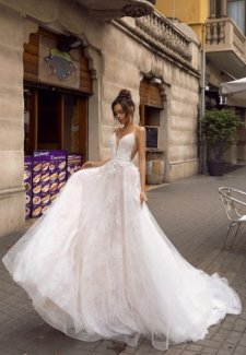 wedding dress Whitney