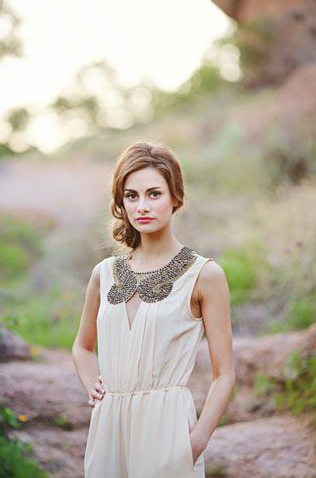 Как с подиума: брючные костюмы и комбинезоны для стильных невест 