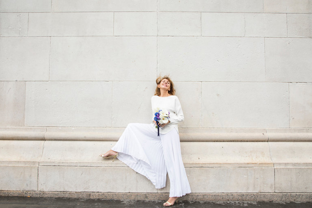 Как с подиума: брючные костюмы и комбинезоны для стильных невест 