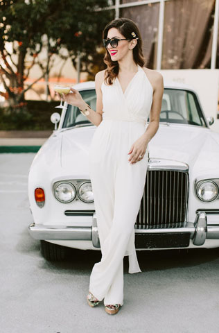 Как с подиума: брючные костюмы и комбинезоны для стильных невест 