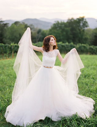 Как подобрать потрясающее свадебное платье кроп-топ - Ohdress.ru Как подобрать потрясающее свадебное платье кроп-топ