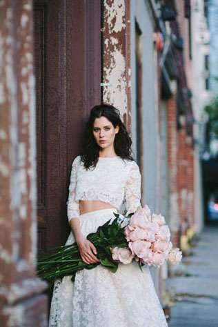 Как подобрать потрясающее свадебное платье кроп-топ - Ohdress.ru Как подобрать потрясающее свадебное платье кроп-топ