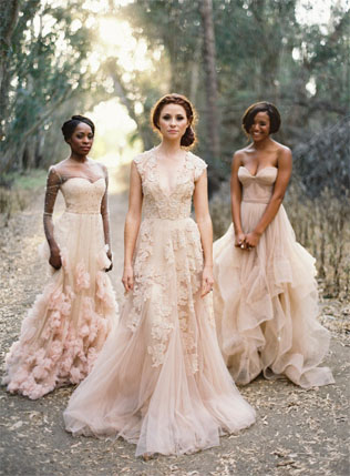 Свадебное платье телесного цвета: все «за» и «против» 