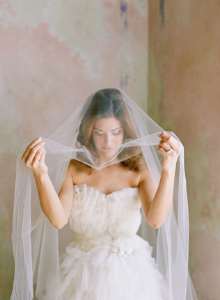 Почему свадебные платья без бретелей никогда не выйдут из моды 
