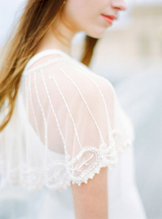 Внимание на детали: свадебные платья с рукавами-крылышками - Ohdress.ru Внимание на детали: свадебные платья с рукавами-крылышками