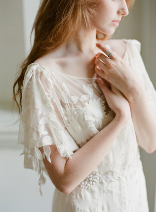 Внимание на детали: свадебные платья с рукавами-крылышками - Ohdress.ru Внимание на детали: свадебные платья с рукавами-крылышками