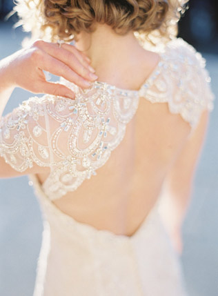 Внимание на детали: свадебные платья с рукавами-крылышками - Ohdress.ru Внимание на детали: свадебные платья с рукавами-крылышками