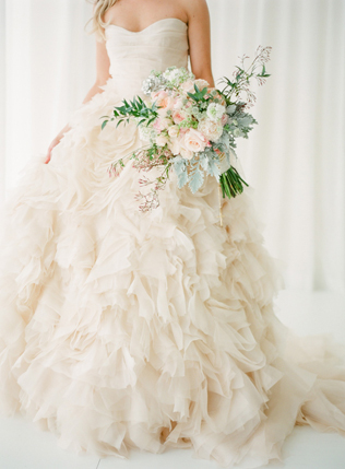 Прочь сомнения! Плюсы и минусы пышного платья для невесты - Ohdress.ru Прочь сомнения! Плюсы и минусы пышного платья для невесты