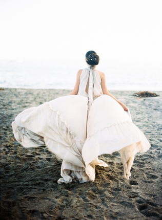 30 лучших свадебных платьев для пляжной церемонии - Ohdress.ru 30 лучших свадебных платьев для пляжной церемонии