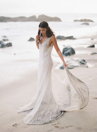 30 лучших свадебных платьев для пляжной церемонии - Ohdress.ru 30 лучших свадебных платьев для пляжной церемонии