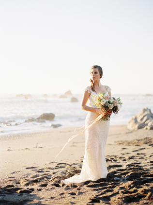 30 лучших свадебных платьев для пляжной церемонии - Ohdress.ru 30 лучших свадебных платьев для пляжной церемонии