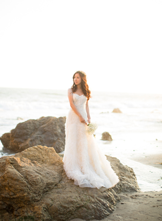 30 лучших свадебных платьев для пляжной церемонии - Ohdress.ru 30 лучших свадебных платьев для пляжной церемонии