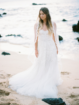 30 лучших свадебных платьев для пляжной церемонии - Ohdress.ru 30 лучших свадебных платьев для пляжной церемонии