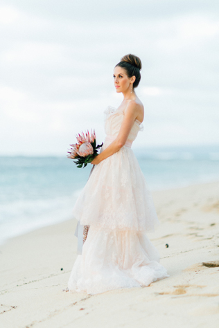 30 лучших свадебных платьев для пляжной церемонии - Ohdress.ru 30 лучших свадебных платьев для пляжной церемонии