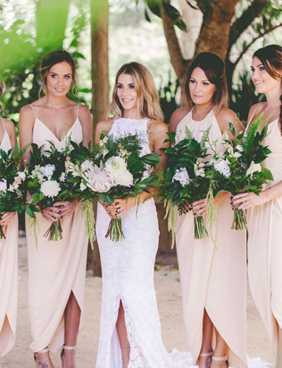 20 воздушных платьев для свадьбы в тропическом стиле - Ohdress.ru 20 воздушных платьев для свадьбы в тропическом стиле