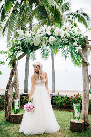 20 воздушных платьев для свадьбы в тропическом стиле - Ohdress.ru 20 воздушных платьев для свадьбы в тропическом стиле