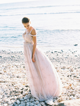 20 воздушных платьев для свадьбы в тропическом стиле - Ohdress.ru 20 воздушных платьев для свадьбы в тропическом стиле